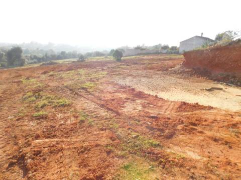 Terreno Urbano - Hotel Turismo Rural - para construção de 15 moradias. PROJECTO APROVADO E COM LIÇENSA PARA CONSTRUÇÃO.