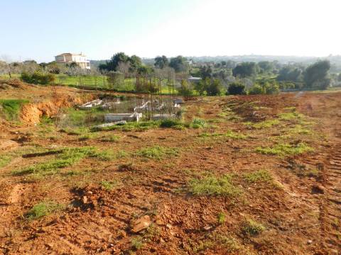 Terreno Urbano - Hotel Turismo Rural - para construção de 15 moradias. PROJECTO APROVADO E COM LIÇENSA PARA CONSTRUÇÃO.