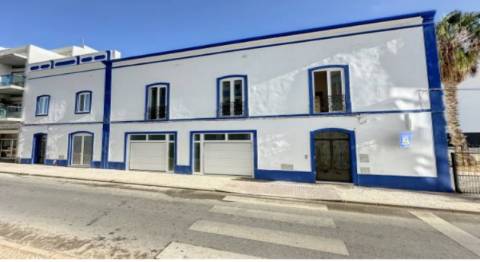 Moradia Geminada T4 no centro de Portimão perto do Rio Arade