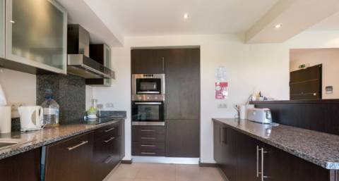 Moderno apartamento T1+1 no 1 andar em Vale da Pinta com vista sobre o golfe