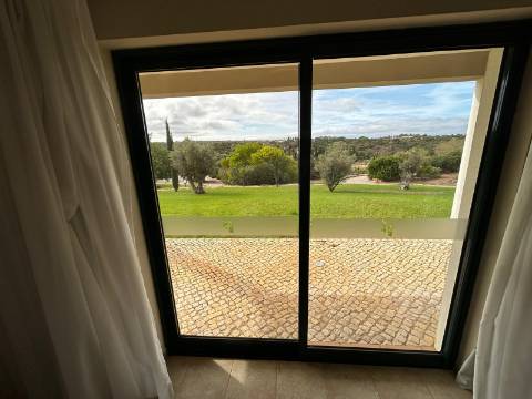 Apartamento T2 de Luxo em Golf Resort no Algarve