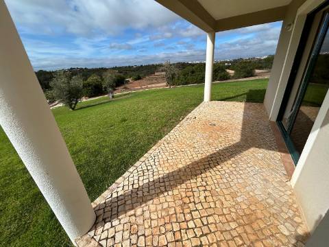 Apartamento T2 de Luxo em Golf Resort no Algarve