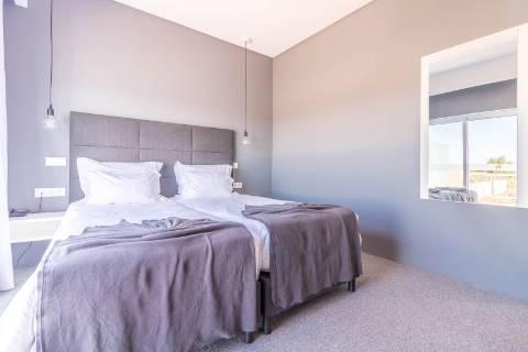 Estúdio T0 grande, localizado no Gramacho em Carvoeiro