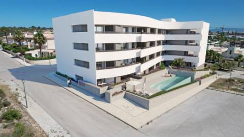 Apartamento T2 de luxo perto da praia de Porto de Mós, Lagos