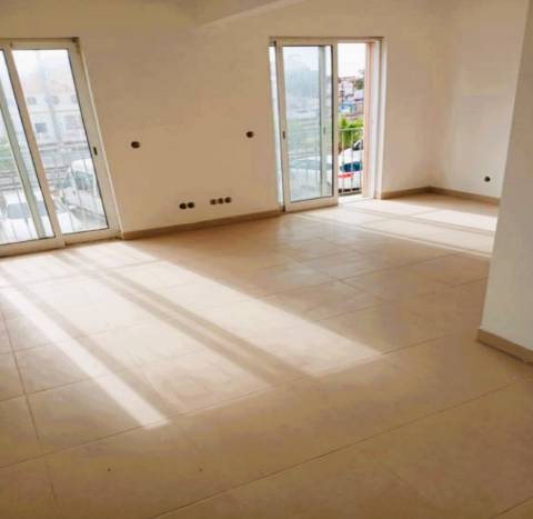 Prédio em Silves com 3 apartamentos para recuperar