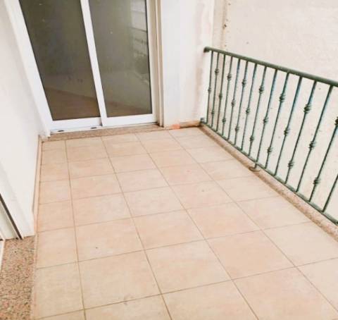 Prédio em Silves com 3 apartamentos para recuperar