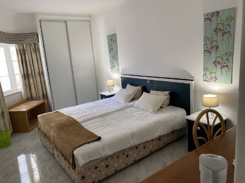 Moradia T7 no centro de Portimão com Alojamento Local a funcionar