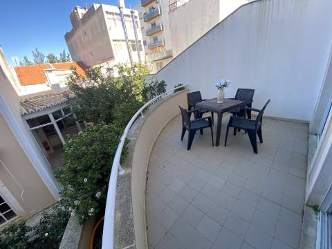 Moradia T7 no centro de Portimão com Alojamento Local a funcionar