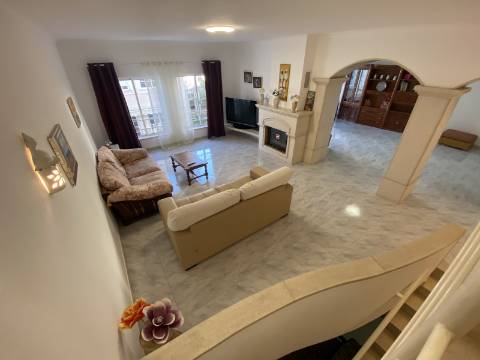 Moradia T7 no centro de Portimão com Alojamento Local a funcionar