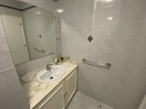 Moradia T7 no centro de Portimão com Alojamento Local a funcionar