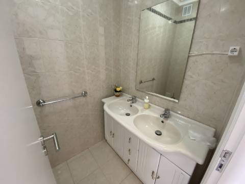 Moradia T7 no centro de Portimão com Alojamento Local a funcionar