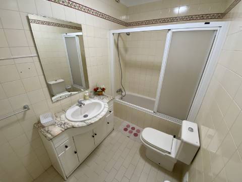 Moradia T7 no centro de Portimão com Alojamento Local a funcionar