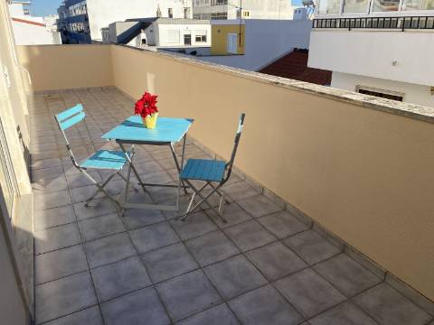 Moradia T7 no centro de Portimão com Alojamento Local a funcionar