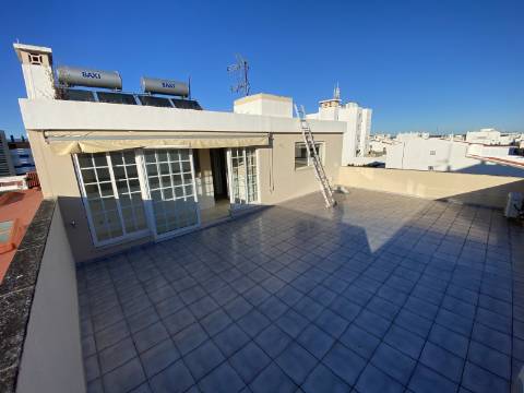 Moradia T7 no centro de Portimão com Alojamento Local a funcionar