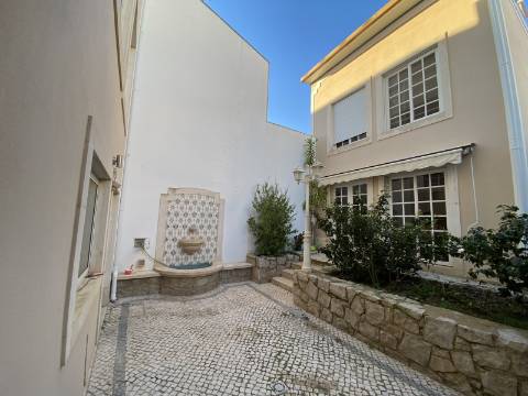 Moradia T7 no centro de Portimão com Alojamento Local a funcionar