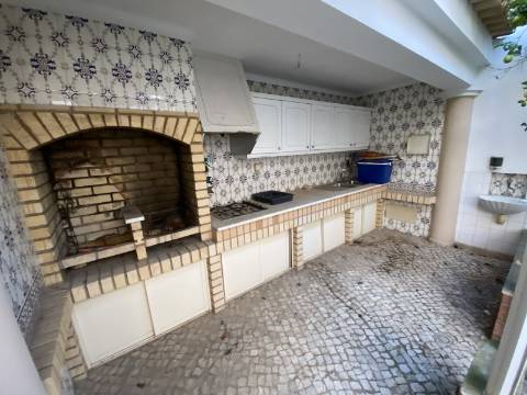 Moradia T7 no centro de Portimão com Alojamento Local a funcionar