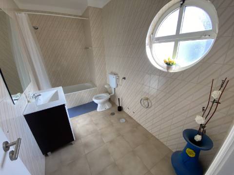 Moradia T7 no centro de Portimão com Alojamento Local a funcionar