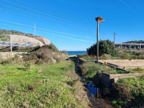 Herdade com construções à entrada de Portimão
