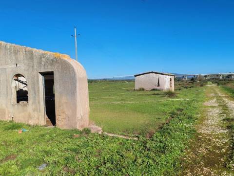 Herdade com construções à entrada de Portimão