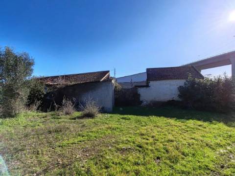 Herdade com construções à entrada de Portimão