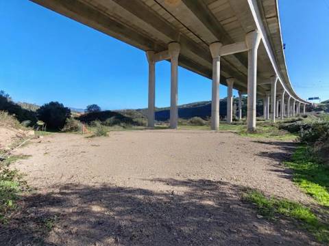 Herdade com construções à entrada de Portimão