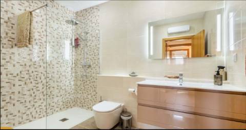 Apartamento T3 em Vale da Pinta com vistas para o Campo de Golfe