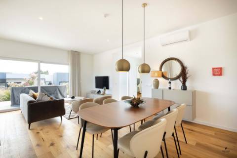 Moradia geminada T1+2 com piscina