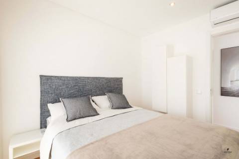 Moradia geminada T1+2 com piscina