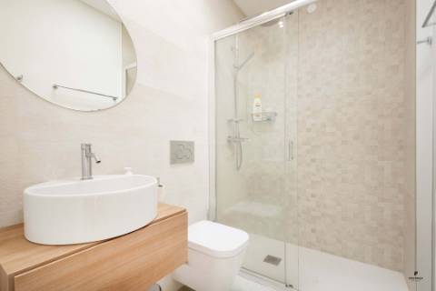 Moradia geminada T1+2 com piscina