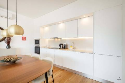 Moradia geminada T1+2 com piscina