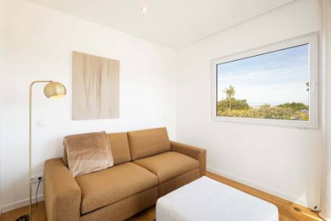 Moradia geminada T1+2 com piscina