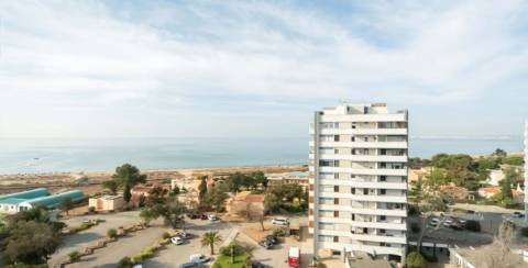 Apartamento T0 com vista mar em Alvor