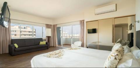 Apartamento T0 com vista mar em Alvor