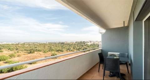 Apartamento T0 com vista mar em Alvor