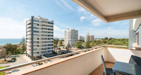 Apartamento T0 com vista mar a 300 metros da praia de Alvor TURISTICO