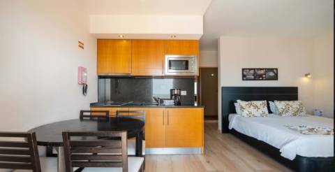 Apartamento T0 com vista mar a 300 metros da praia de Alvor TURISTICO