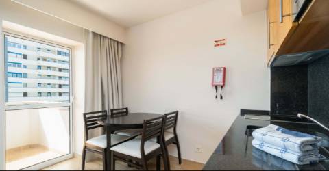 Apartamento T0 com vista mar a 300 metros da praia de Alvor TURISTICO