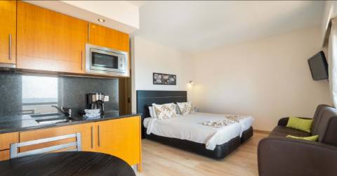 Apartamento T0 com vista mar a 300 metros da praia de Alvor TURISTICO