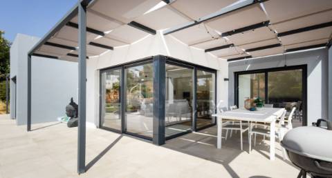 Moradia geminada T1+2 com piscina - Ferragudo