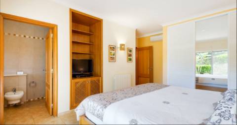 Moradia frente golf com quatro quartos e piscina, Carvoeiro - Algarve