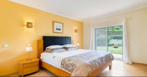 Moradia frente golf com quatro quartos e piscina, Carvoeiro - Algarve