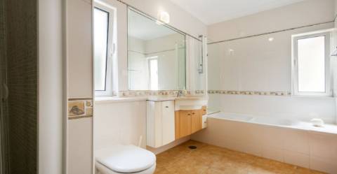 Moradia frente golf com quatro quartos e piscina, Carvoeiro - Algarve