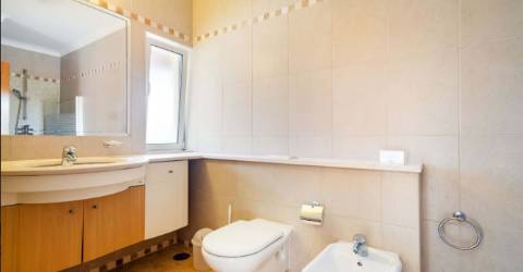 Moradia frente golf com quatro quartos e piscina, Carvoeiro - Algarve