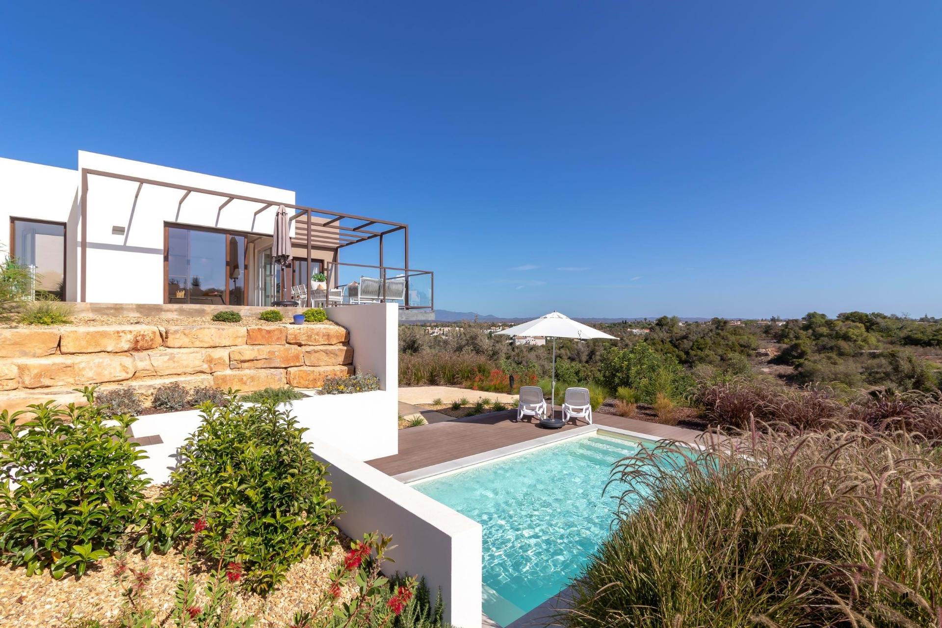 Moradia com piscina em Ferragudo inserida num Golf Resort