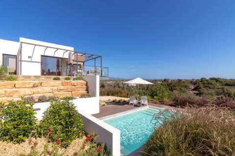 Moradia com piscina em Ferragudo inserida num Golf Resort