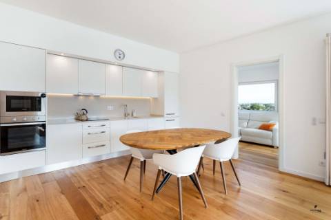 Moradia com piscina em Ferragudo inserida num Golf Resort