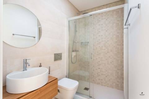 Moradia com piscina em Ferragudo inserida num Golf Resort