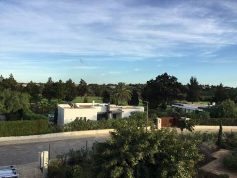 Moradia T2 com piscina comum em Golf Resort em Silves