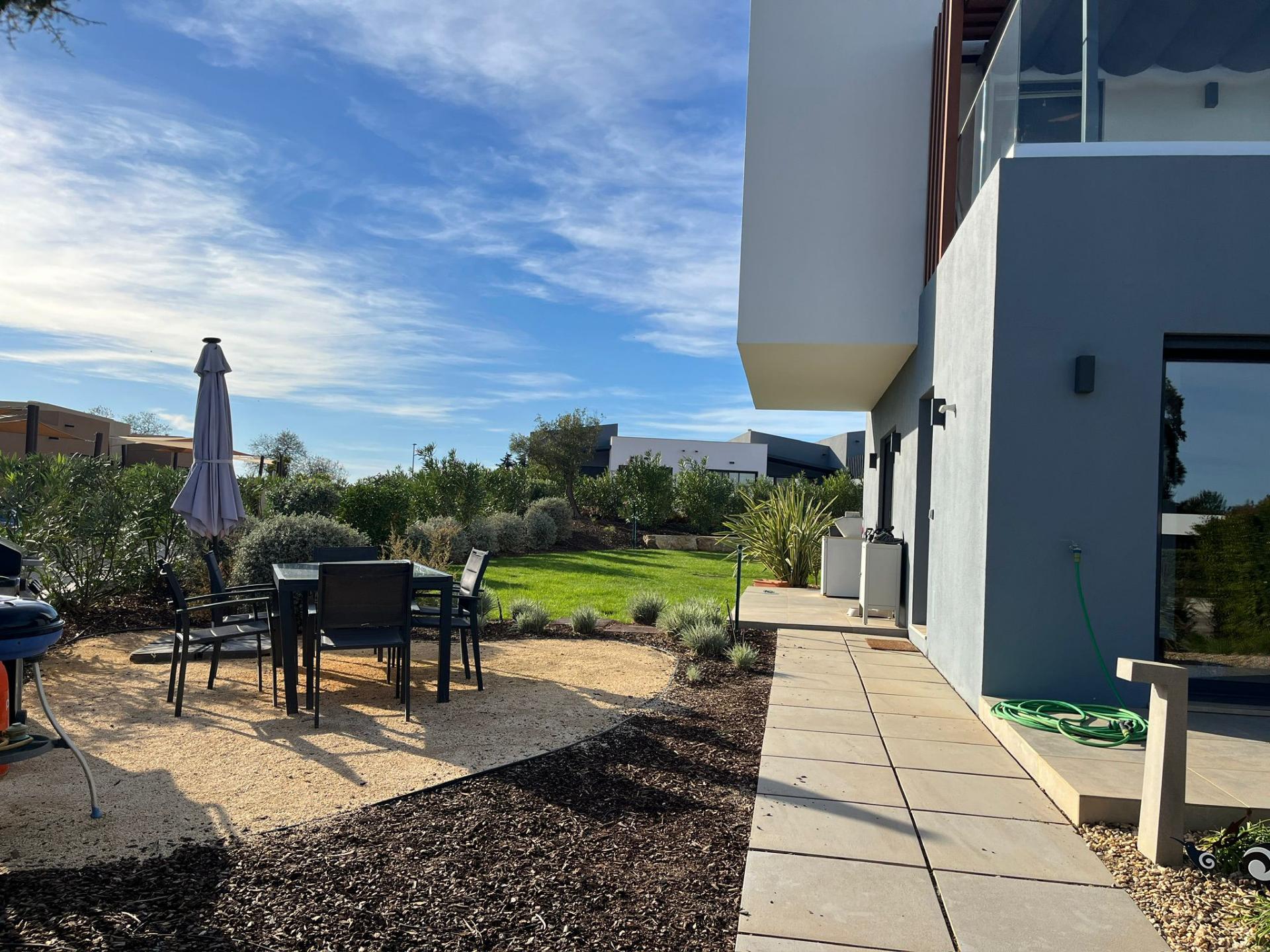 Moradia T2 com piscina comum em Golf Resort em Silves