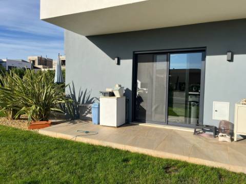 Moradia T2 com piscina comum em Golf Resort em Silves